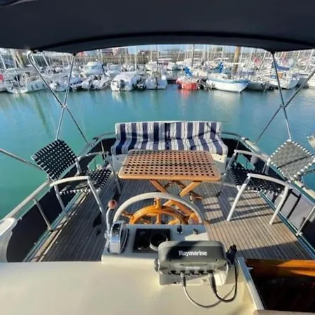 Sejour Insolite- Bateau Hotel- La Rochelle Λα Ροσέλ
