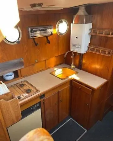 Πλωτό κατάλυμα Sejour Insolite- Bateau Hotel- La Rochelle