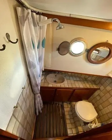 Sejour Insolite- Bateau Hotel- La Rochelle *